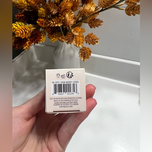 Fenty Beauty PRO FILT'R INSTANT RETOUCH PRIMER - Picture 7 of 8